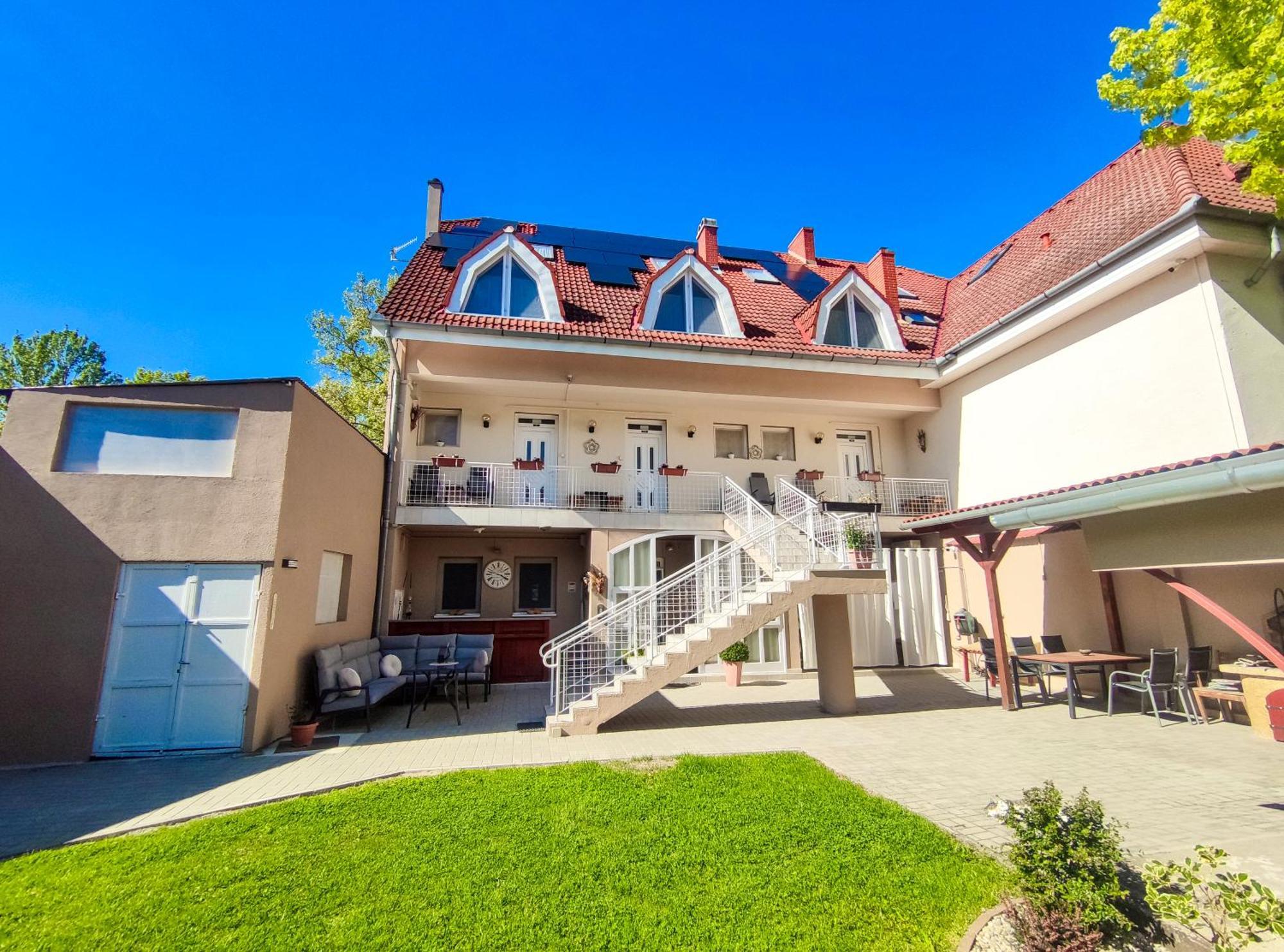 Hotel Weinberger Vendeghaz Zamárdi Zewnętrze zdjęcie
